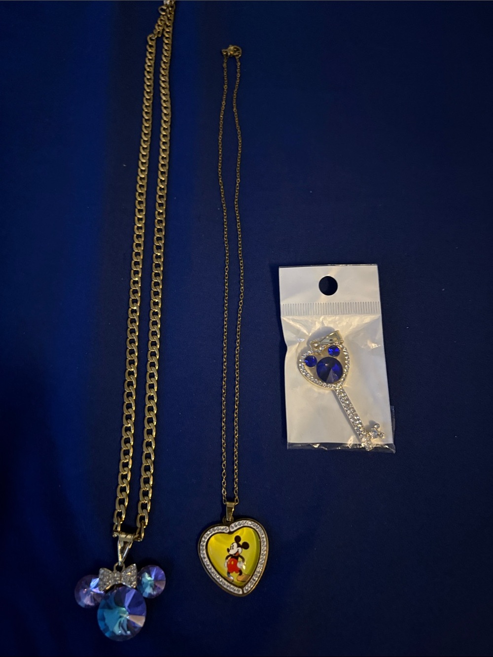 FASHION 3pc Disney Yellow Heart Mickey Pendant Necklace with Gold-Tone Chain